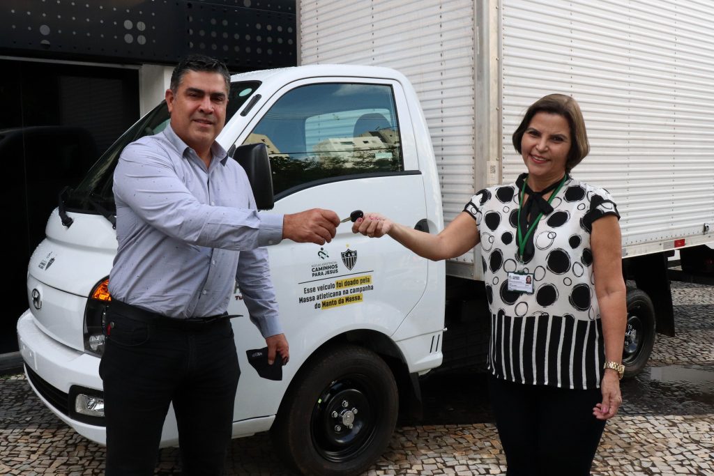 Núcleo recebe doação de caminhão do Clube Atlético Mineiro